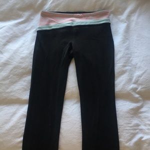 Ivivva black yoga pants 10. Reversible waistband